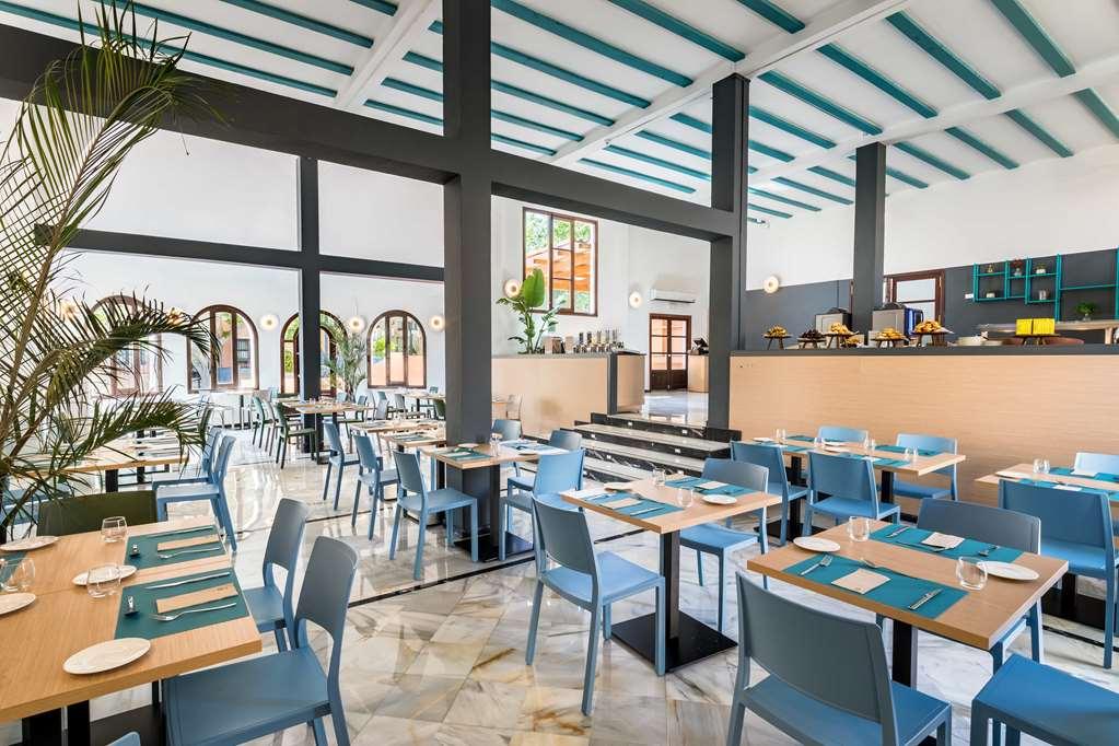 Occidental Pueblo Acantilado El Campello Restoran gambar